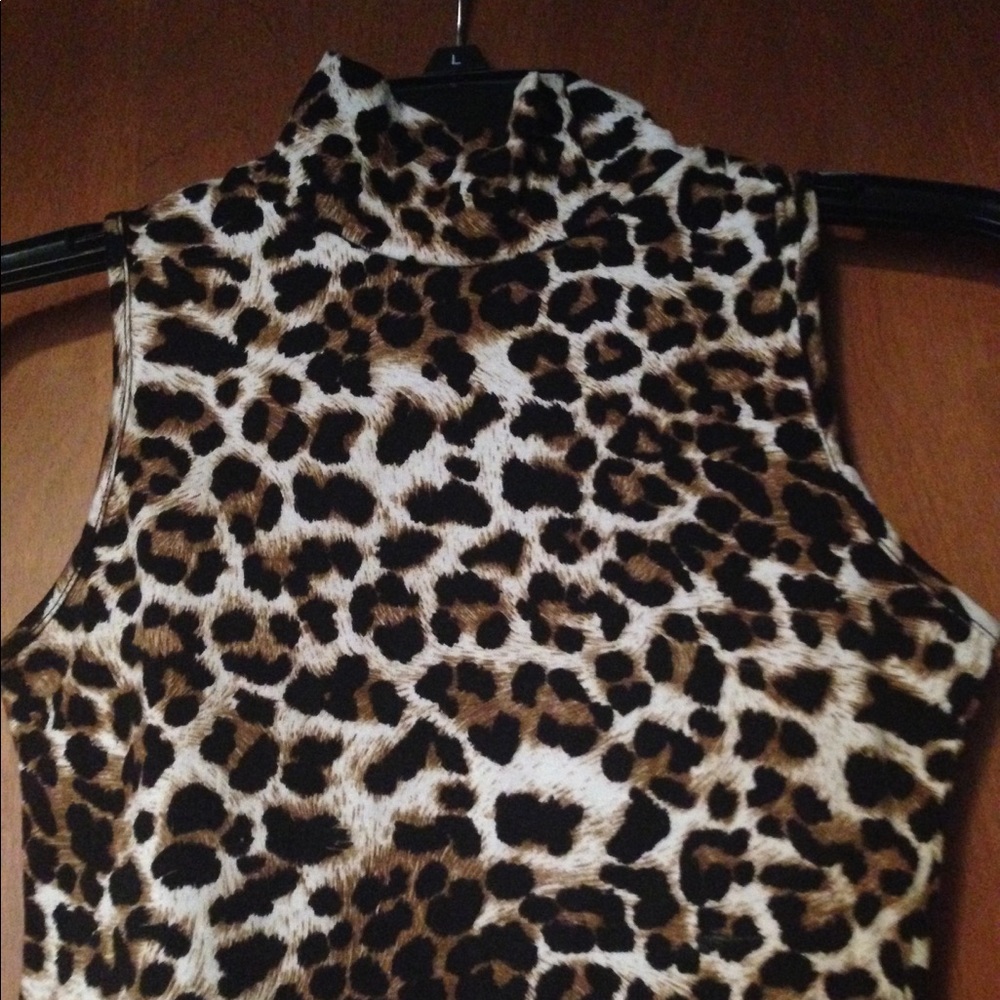 Cheetah print mock neck crop top